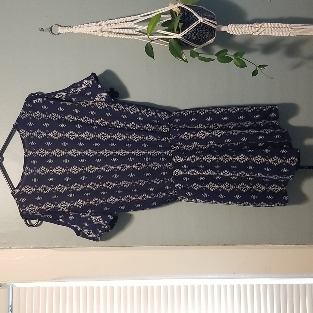 White Birch Jumpsuit - Shorts and Short sleeved - Size M - EUC - Picture 5 of 5